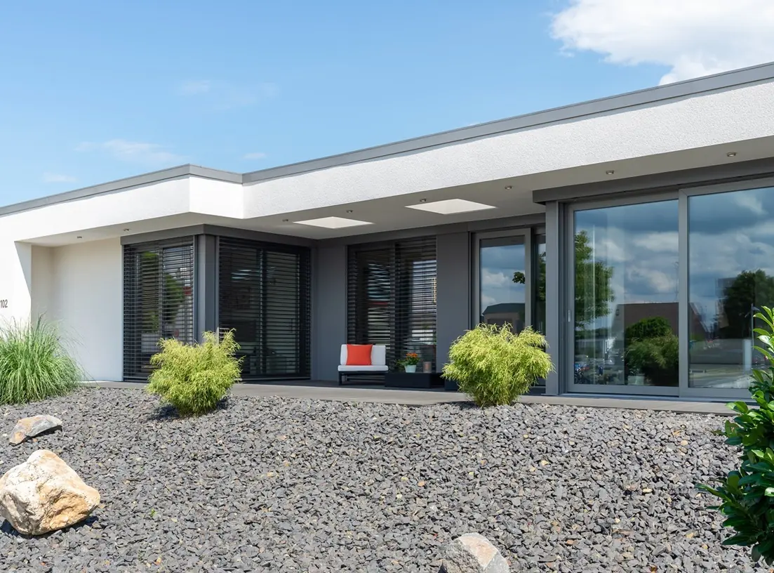 Brise-soleil orientable autoporteur SmartBOX — Budvar