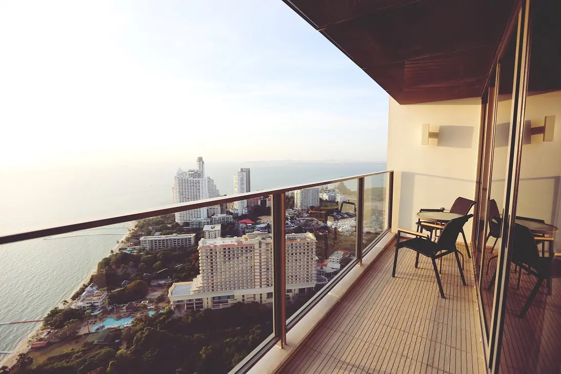 Des baies de terrasse en aluminium chaudes